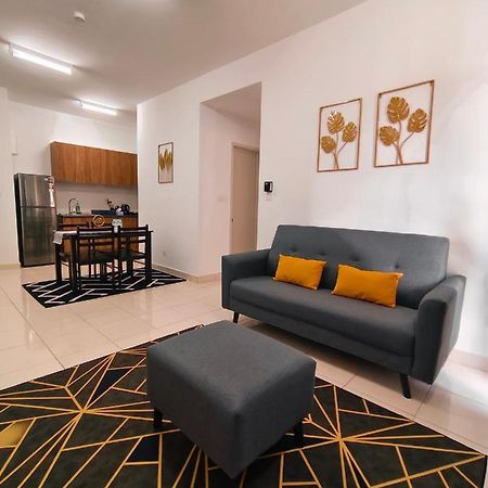 Klia Airport Homestay 10 Сепанг Екстериор снимка