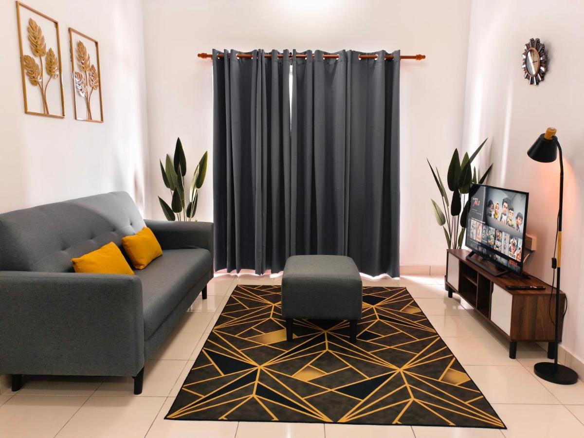 Klia Airport Homestay 10 Сепанг Екстериор снимка